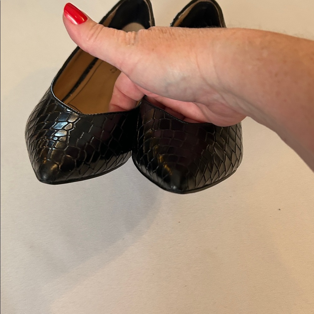 Vionic Black Croc-Patterned Kitten Heels Arch Sup… - image 5